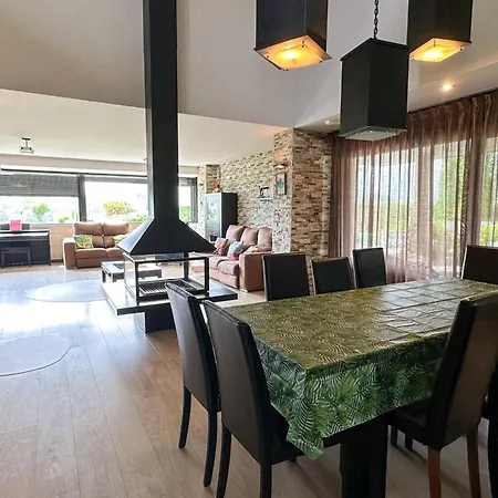 Espectacular Casa Con Piscina * Sobremazas