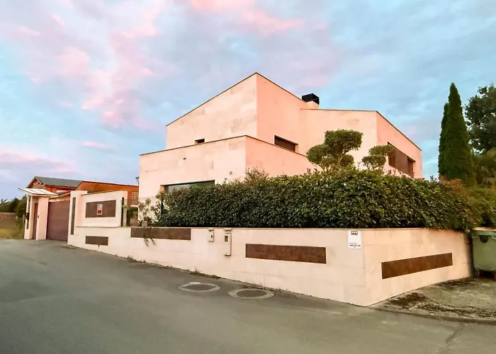 Espectacular Casa Con Piscina 別荘 Sobremazas