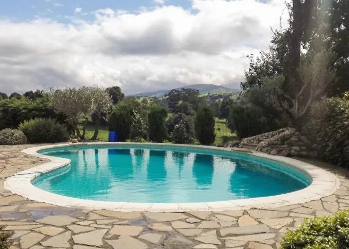 Сasa de vacaciones Espectacular Casa Con Piscina Sobremazas