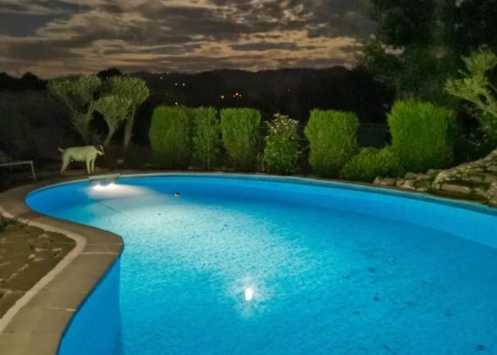 Espectacular Casa Con Piscina Sobremazas