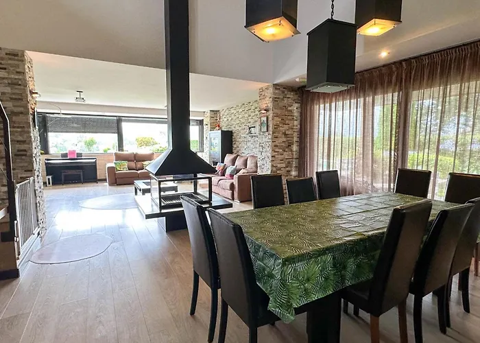 Espectacular Casa Con Piscina * Sobremazas