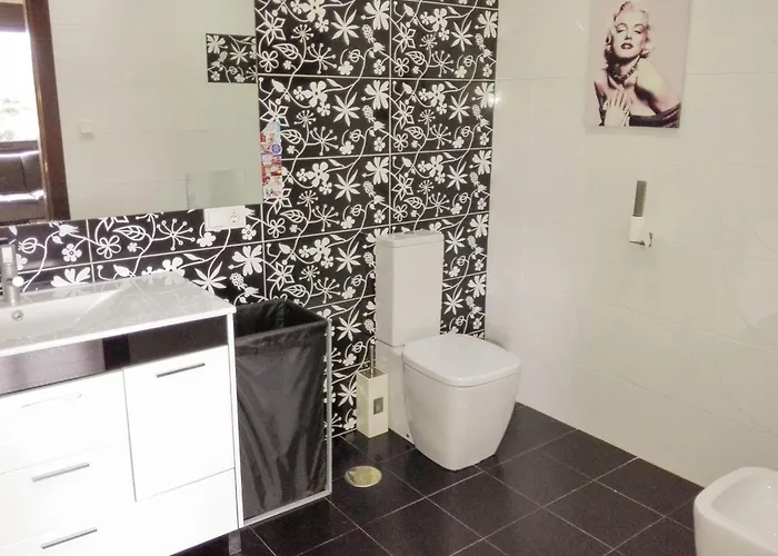 Espectacular Casa Con Piscina Sobremazas