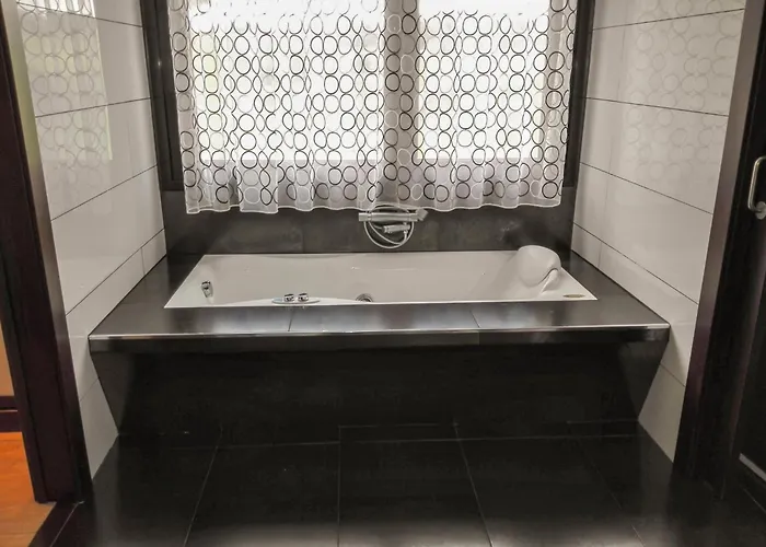 Espectacular Casa Con Piscina * Sobremazas